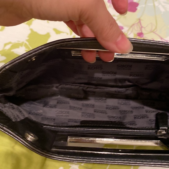 Michael Kors clutch - Picture 3 of 5